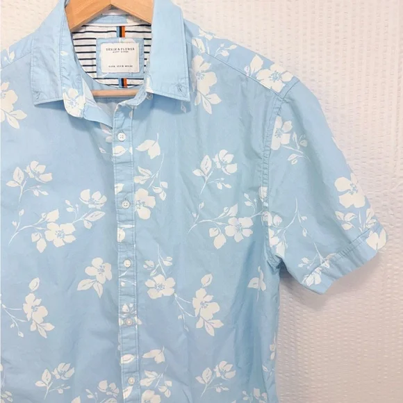 Denim & Flower tropical coastal travel Floral button down baby blue shirt size m - Picture 5 of 13